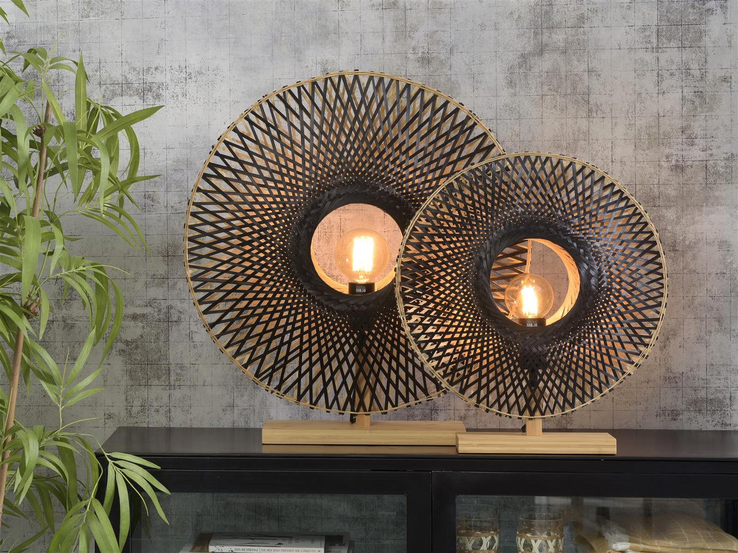 Good&Mojo I Tischleuchte I KALIMANTAN I Farbe: Natur/Schwarz I Schirm: Ø60 x 15