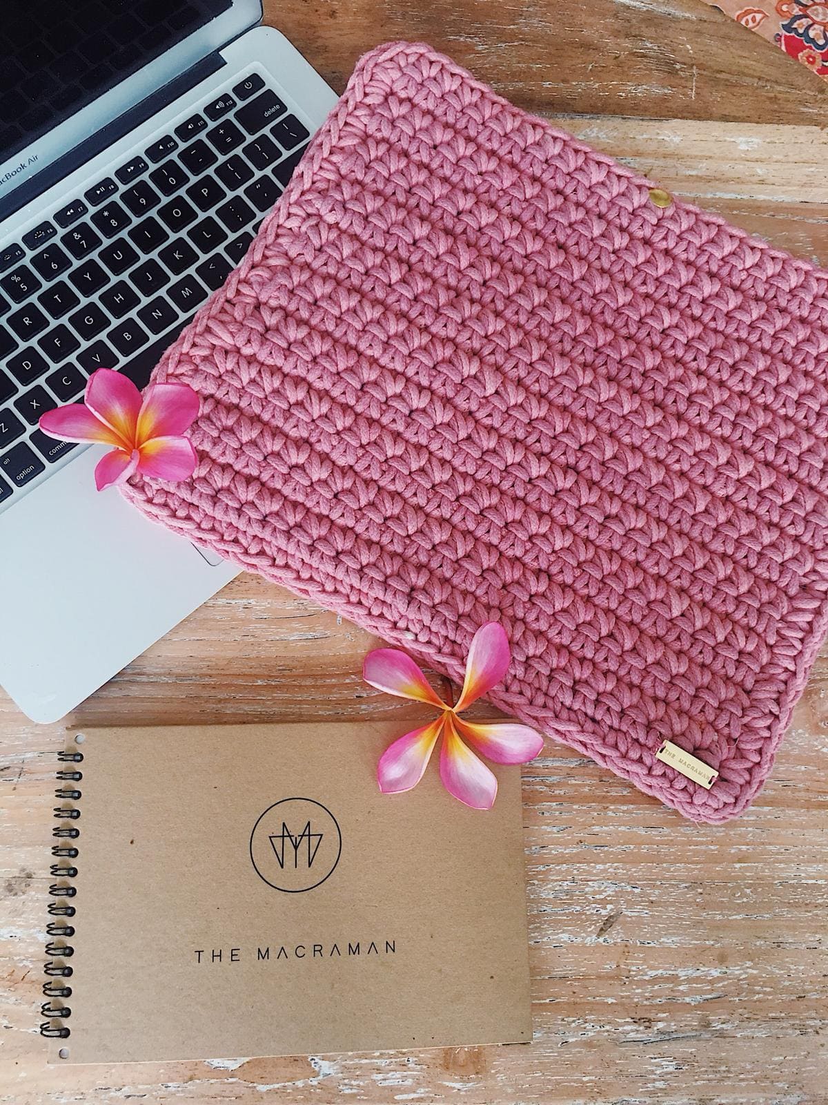 Laptophülle MACCA I Pink/Rosa I 16" I exzellentes & nachhaltiges Makramee