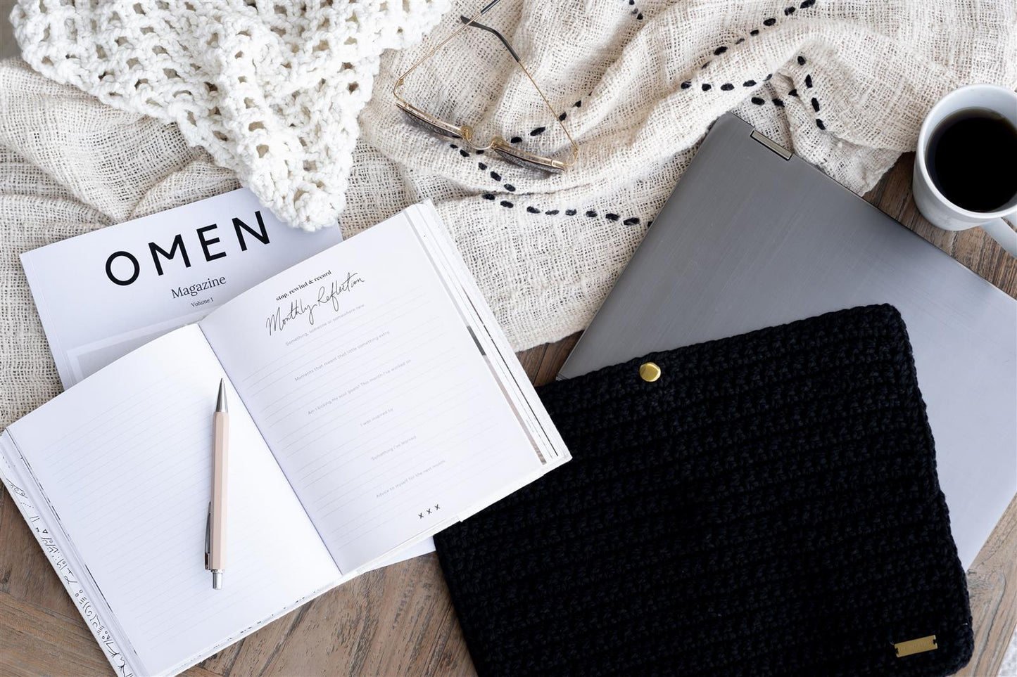 Laptophülle MACCA I Schwarz I 15" I exzellentes & nachhaltiges Makramee