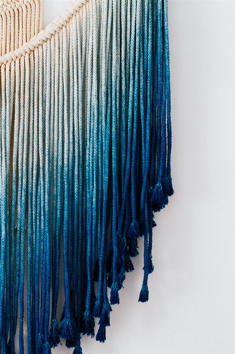 Wanddekor NIHU I Indigo I exzellentes & nachhaltiges Makramee
