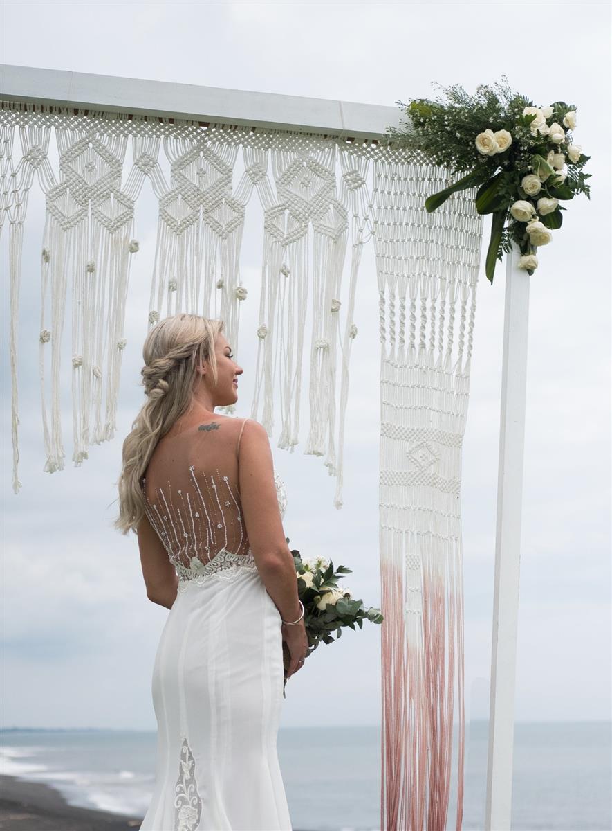 Pergola-Hochzeitsbogen RAPUNZEL I Weiß/Rosa I exzellentes & nachhaltiges Makramee