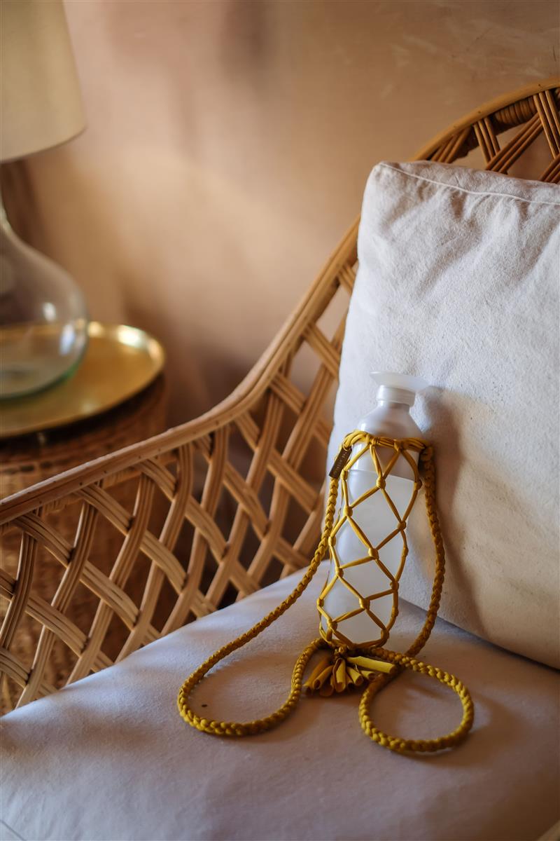 Trinkflasche-Rucksack NAVARNA I Aperol I exzellentes & nachhaltiges Makramee