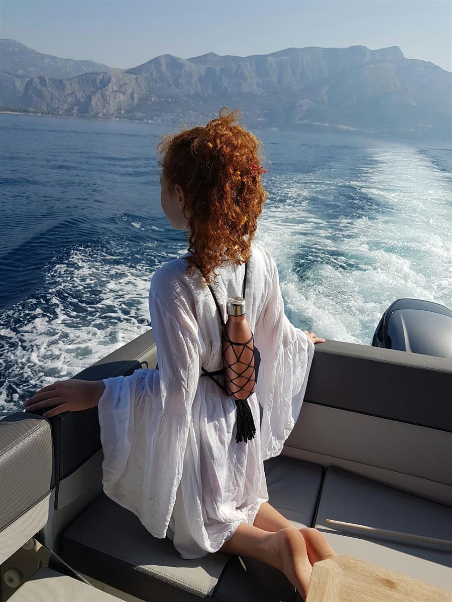 Trinkflasche-Rucksack NAVARNA I Jet-Schwarz I exzellentes & nachhaltiges Makramee